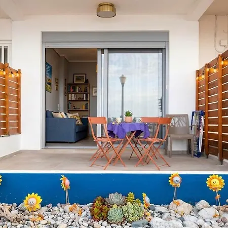 Stylish Beachfront With Patio 哈拉奇